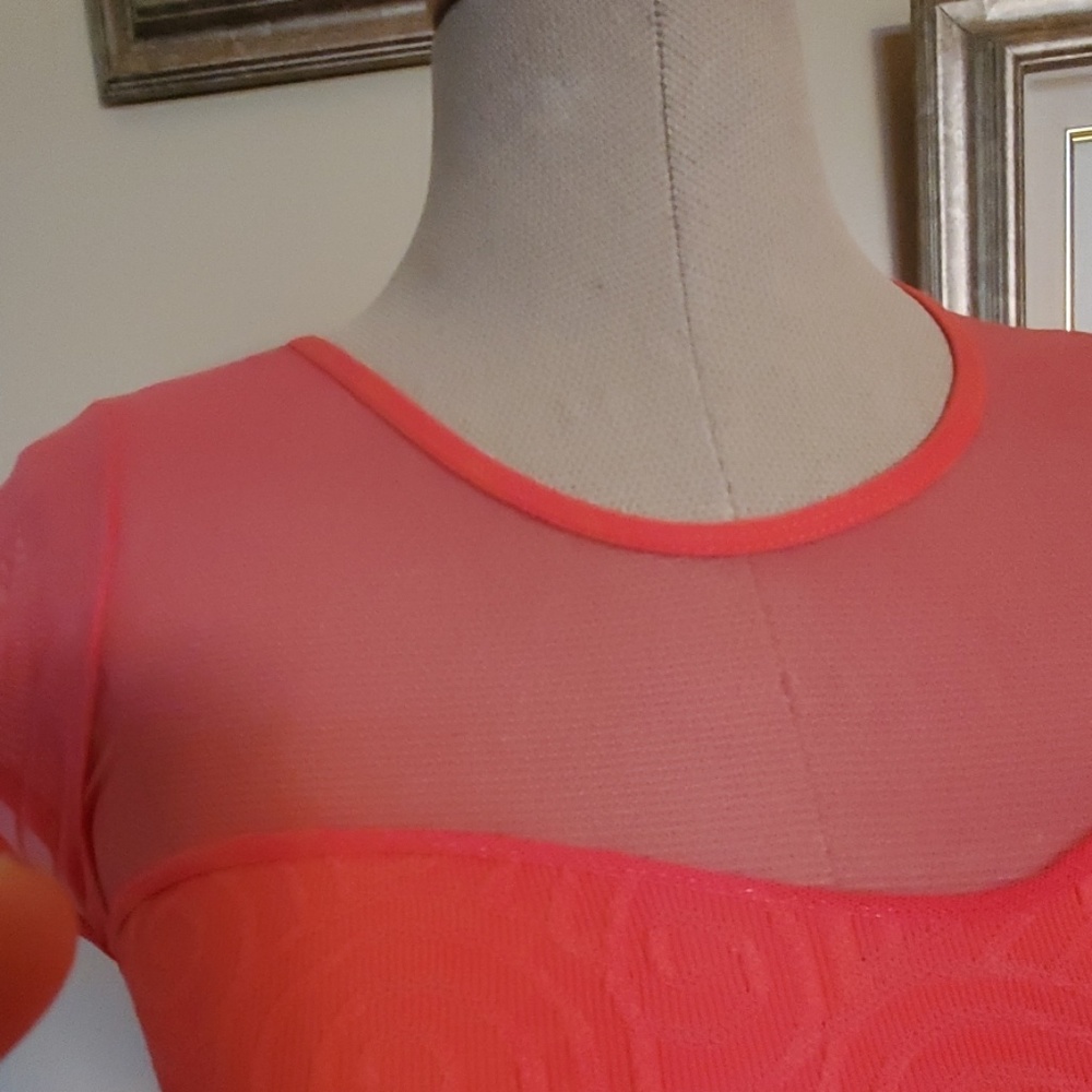Ladies top - Picture 3 of 6